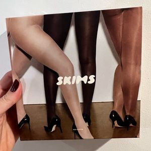 NWT Skims Full Control Hoisery